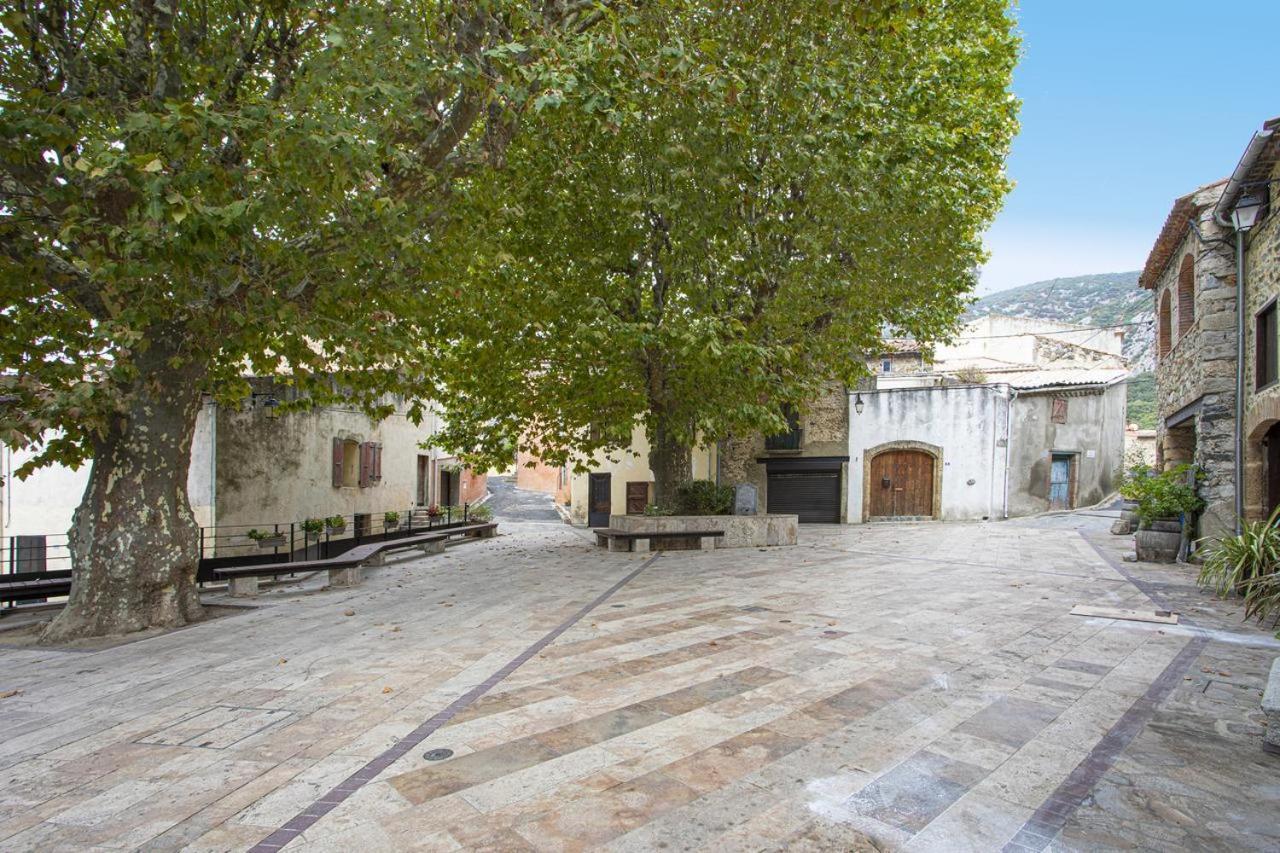 La Romance. Prugnanes Buitenkant foto